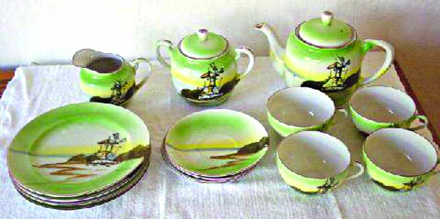 JAP637 Sugar Bowl & Lid by Japan-1