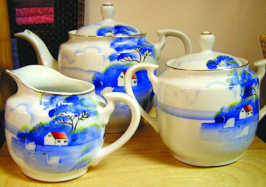 JAP659 Sugar Bowl & Lid by Japan-1