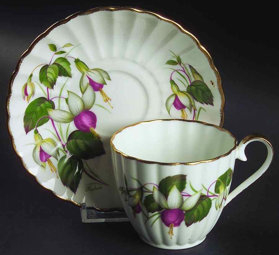J747 Flat Cup & Saucer Set by Jason (England)-1