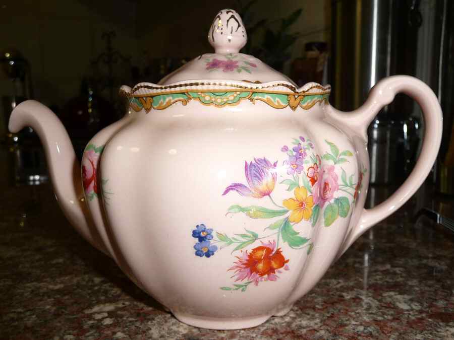 Hanford Rosedawn Pink Teapot & Lid by Johnson Brothers-1