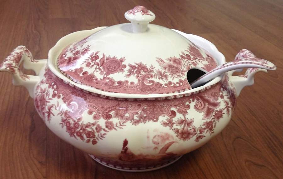 William James Farm Yard Red Tureen & Lid w/Ladle by Jay Import-1