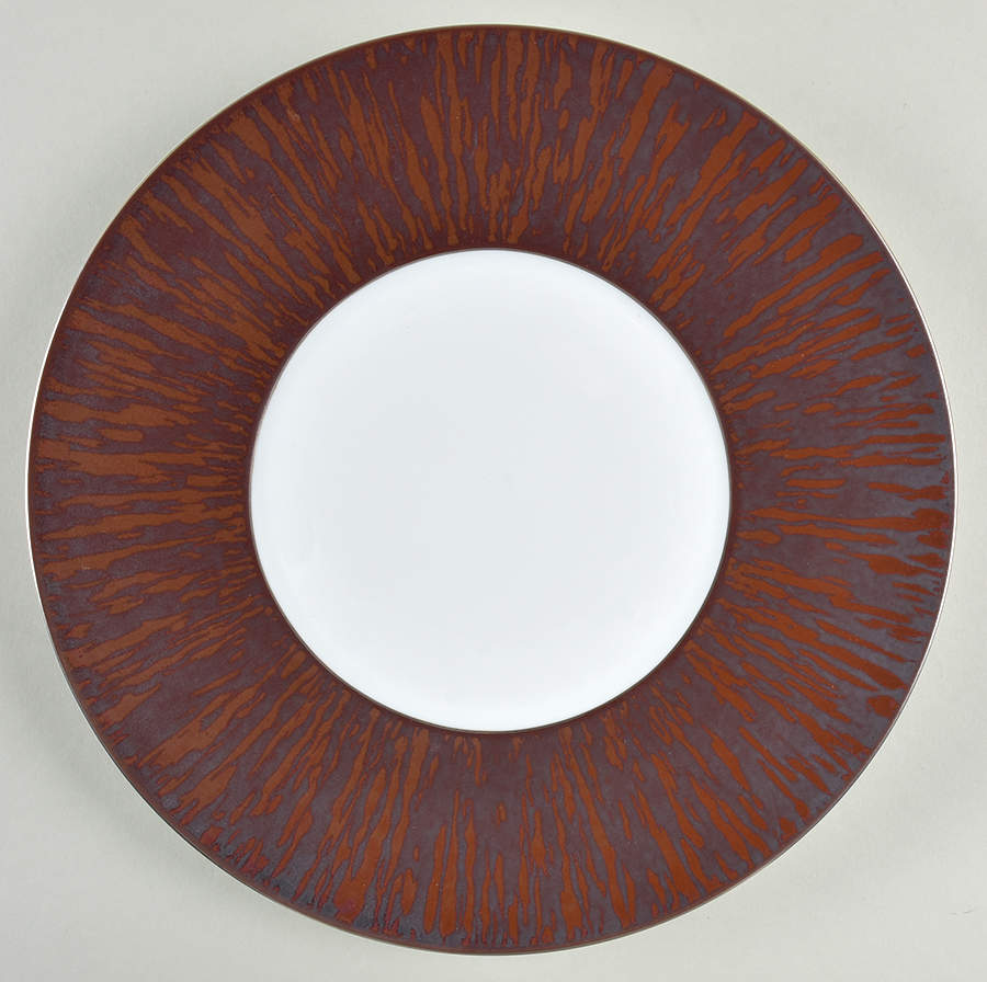 Attila Metallic Dinner Plate by Jaune de Chrome-1