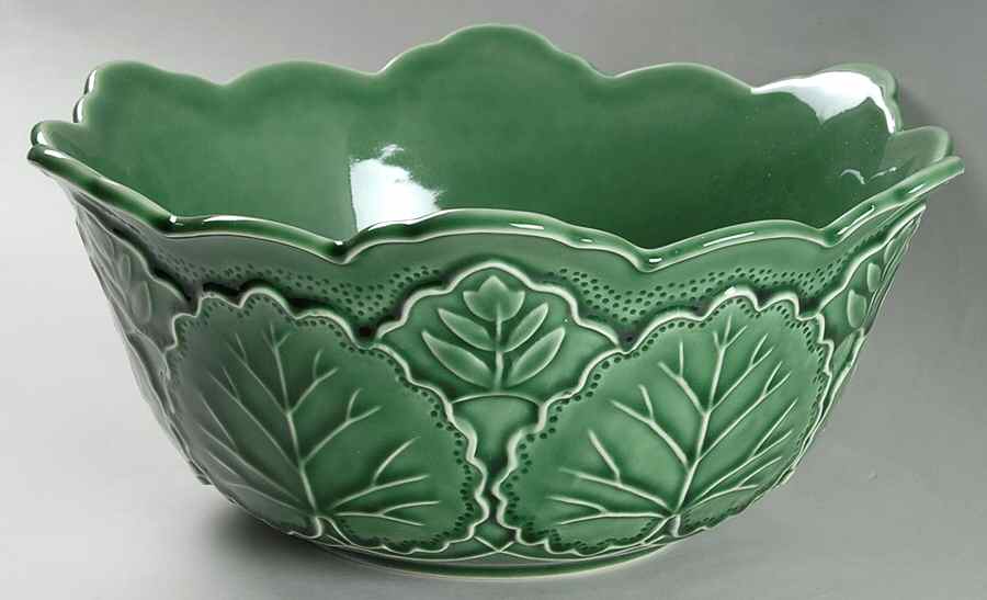 Green Leaf Majolica Large Serving Bowl by Jay Willfred-1