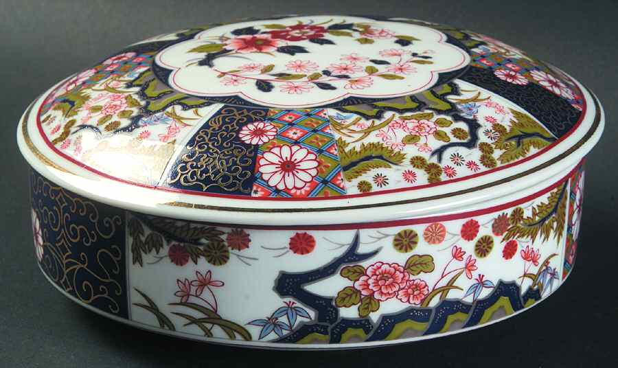 Old Imari Round Box & Lid by Japan-1