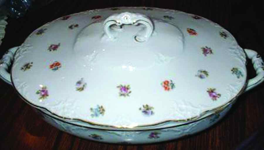 JOH356 Oval Covered Vegetable by Johann Haviland-1