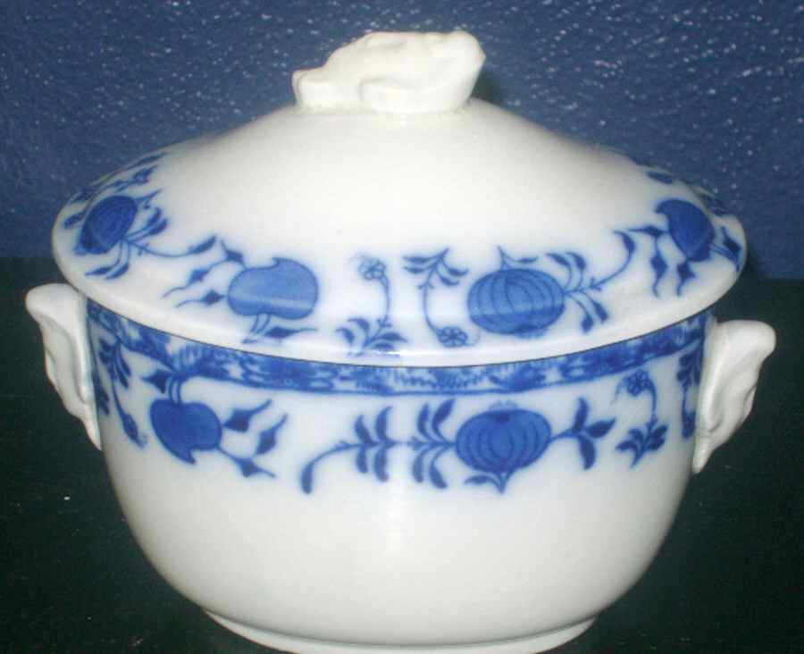 Holland (Smooth) Sugar Bowl & Lid by Johnson Brothers-1