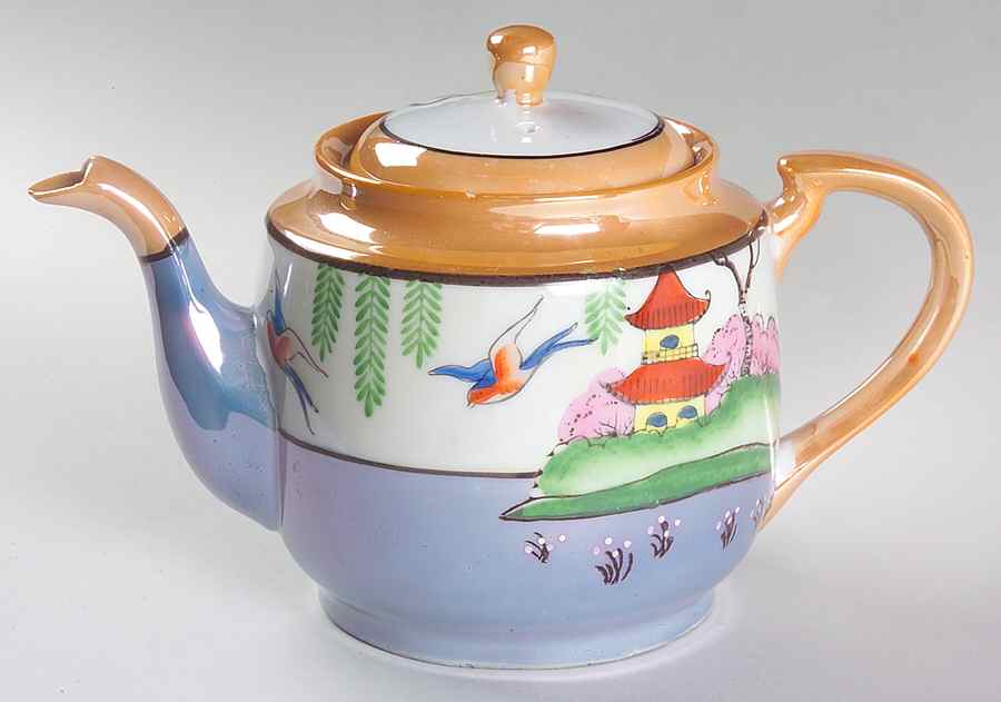 JAP724 Teapot & Lid by Japan-1