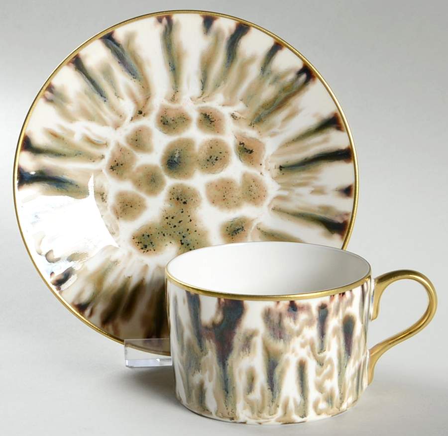 Cream Scale (Gold Trim) Flat Cup & Saucer Set by Jaune de Chrome-1