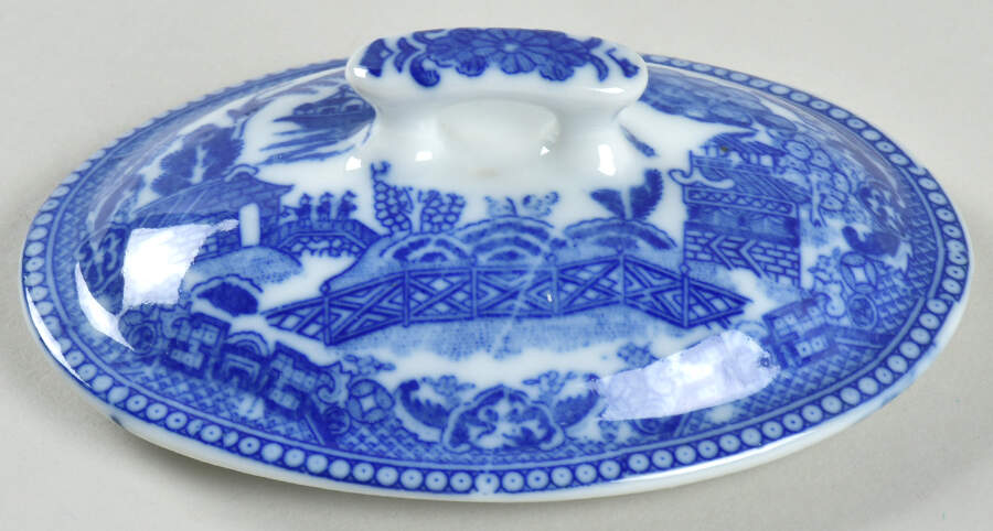 Blue Willow (Child's Set, Made in Japan) Lid for Toy Oval Vegetable by Japan-1