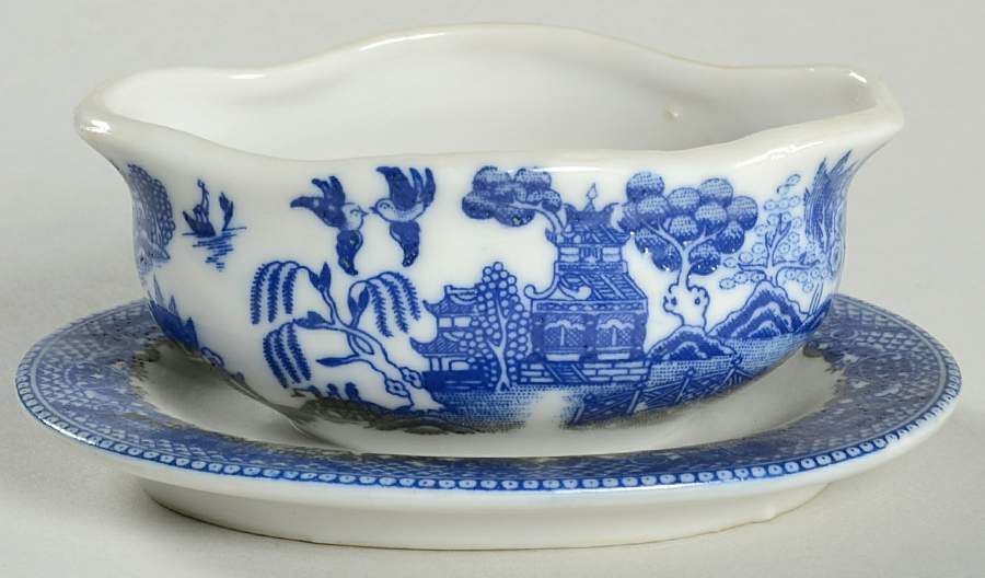 Blue Willow (Child's Set, Made in Japan) Toy Gravy with Attached Underplate by Japan-1
