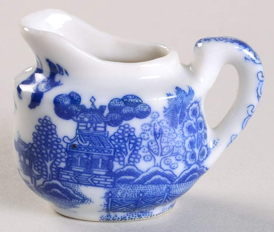Blue Willow (Child's Set, Made in Japan) Toy Creamer by Japan-1