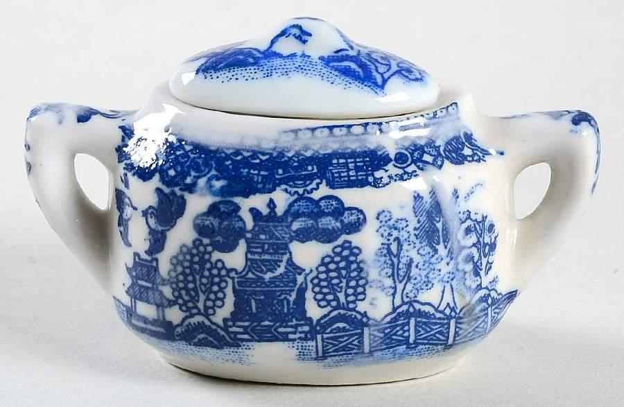Blue Willow (Child's Set, Made in Japan) Toy Sugar Bowl & Lid by Japan-1