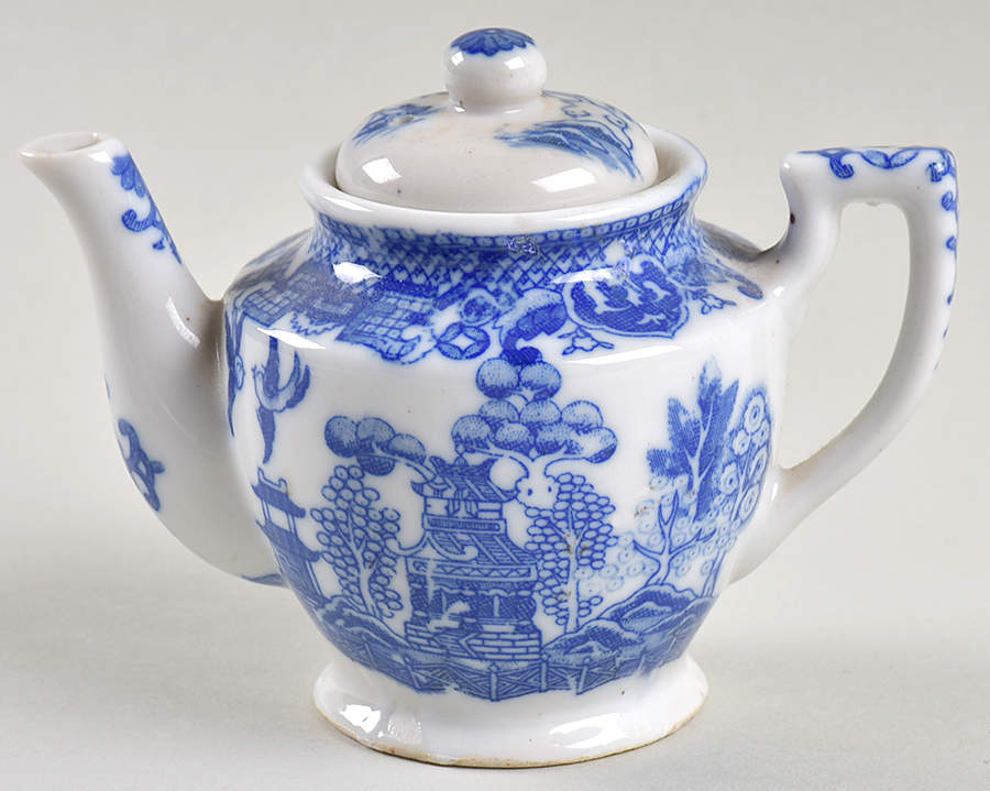Blue Willow (Child's Set, Occupied Japan) Toy Teapot & Lid by Japan-1
