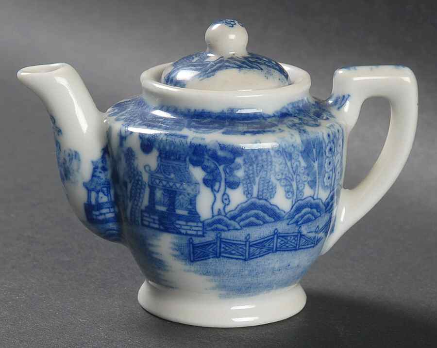 Blue Willow (Child's Set, Occupied Japan) Toy Teapot & Lid by Japan-1