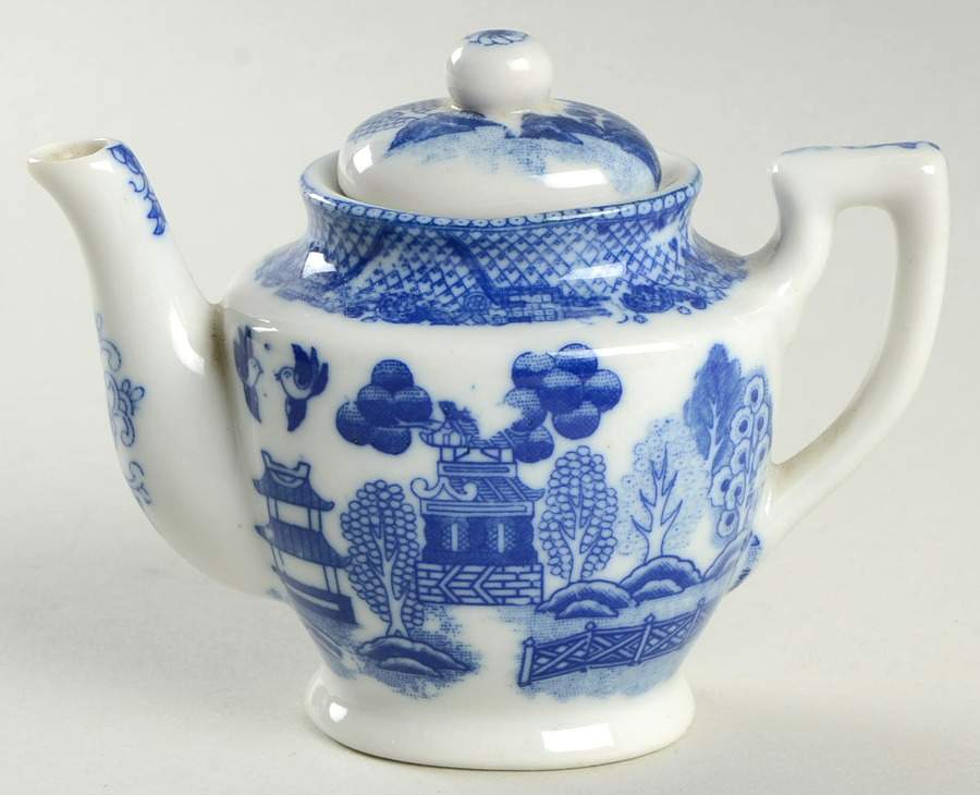 Blue Willow (Child's Set, Occupied Japan) Individual Teapot & Lid by Japan-1