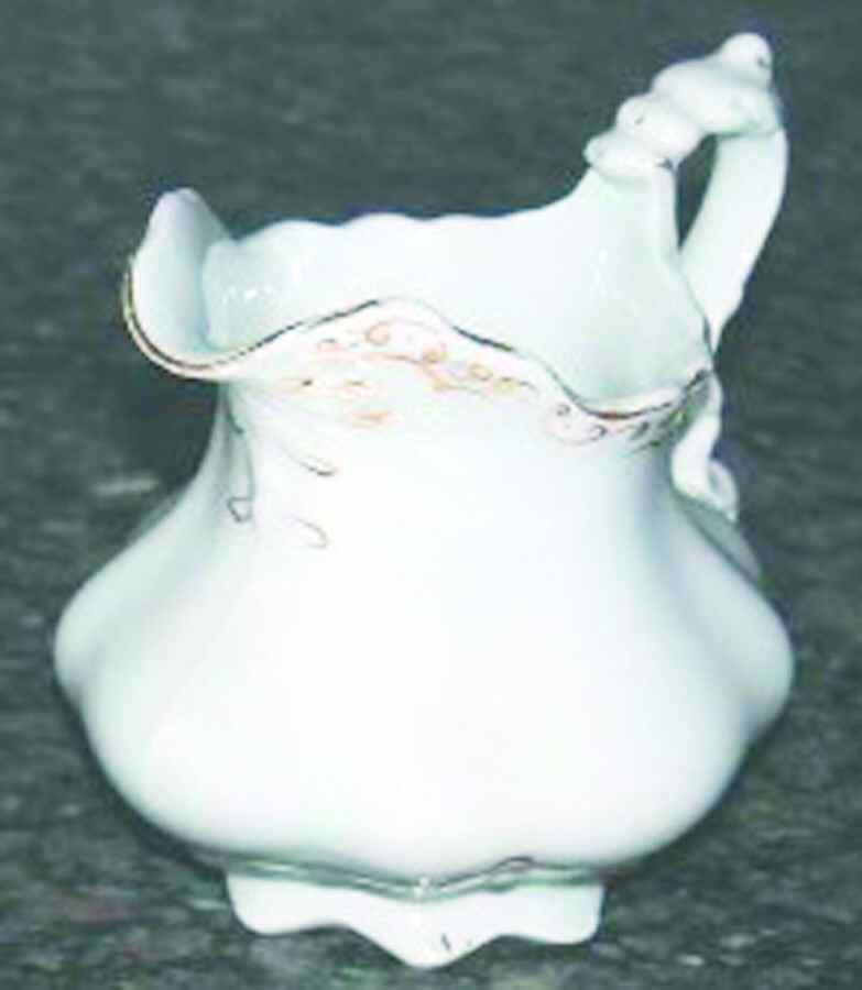 JB994 Creamer by Johnson Brothers-1