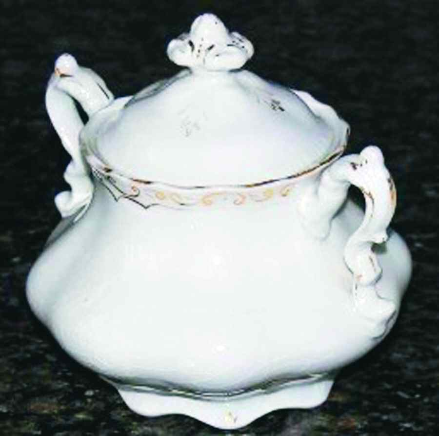 JB994 Sugar Bowl & Lid by Johnson Brothers-1