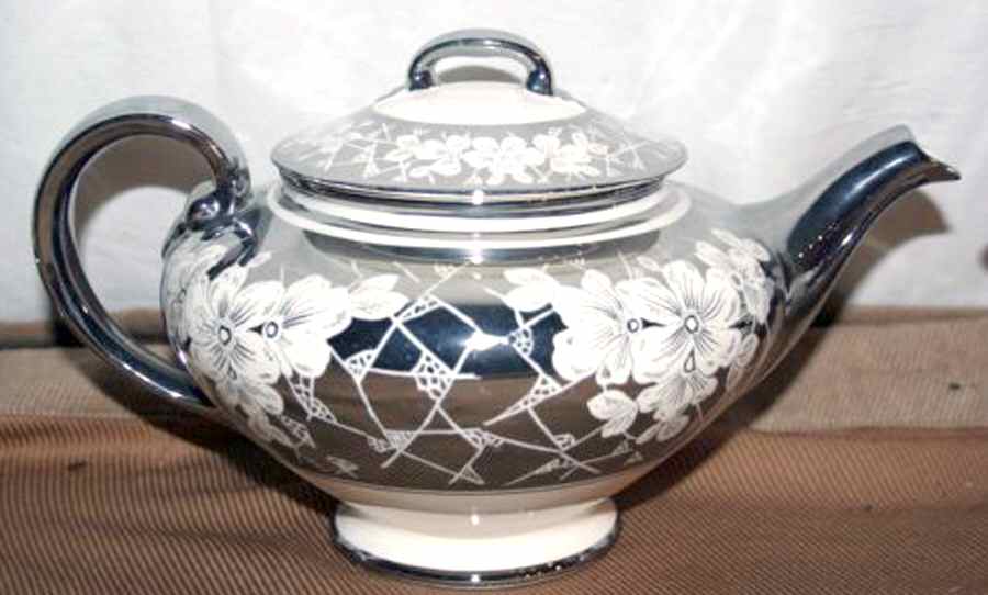JB995 Teapot & Lid by Johnson Brothers-1