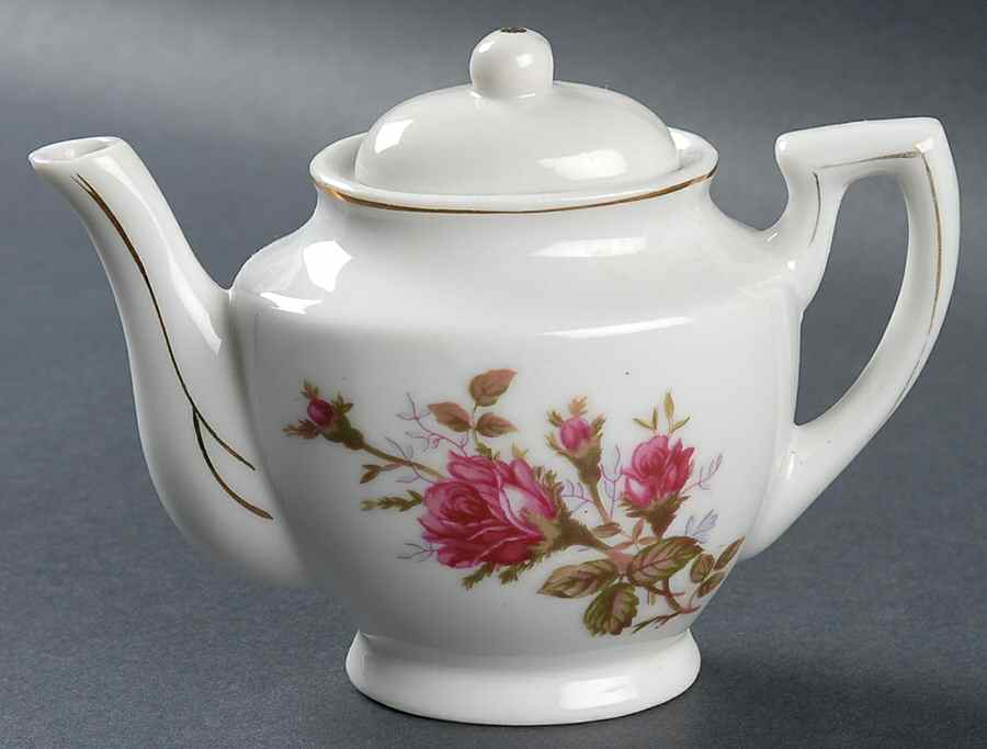 GRT12 Child's Teapot & Lid by Grantcrest-1