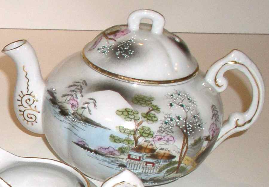JAP778 Teapot & Lid by Japan-1