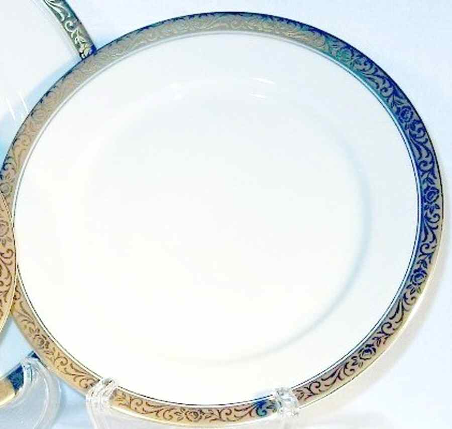 JOH370 Dinner Plate by Johann Haviland-1