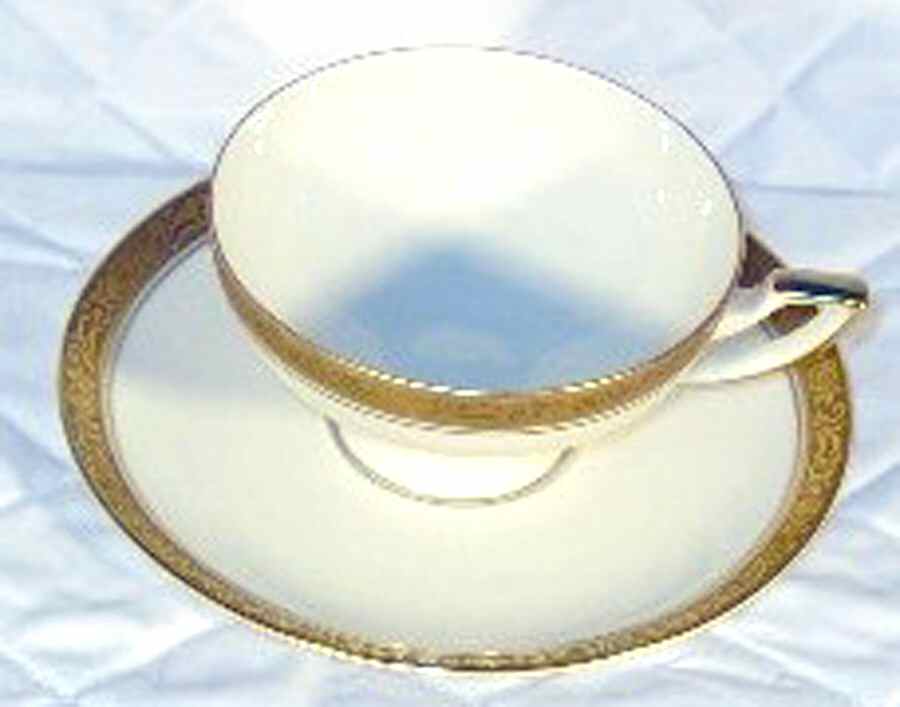 JOH370 Footed Cup & Saucer Set by Johann Haviland-1