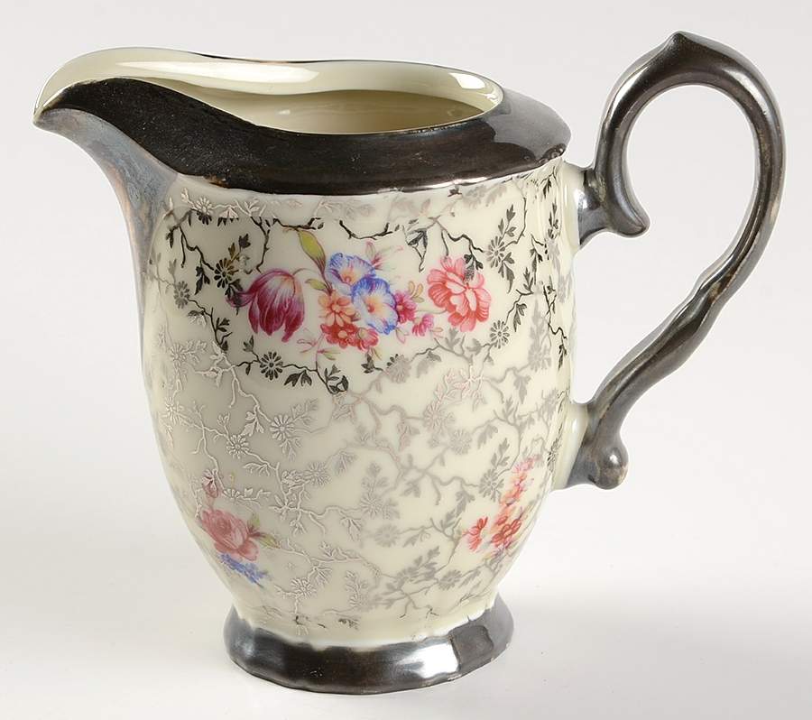 JOH372 Creamer by Johann Haviland-1