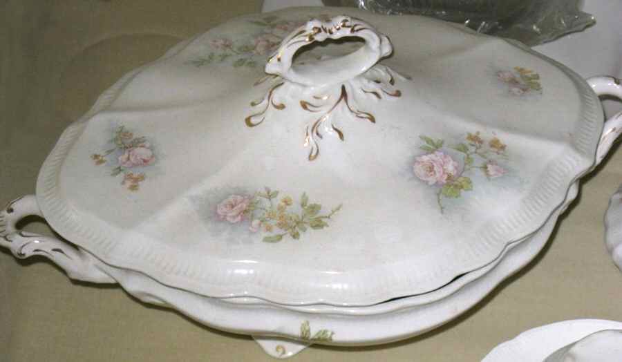 JB1025 Oval Covered Vegetable by Johnson Brothers-1
