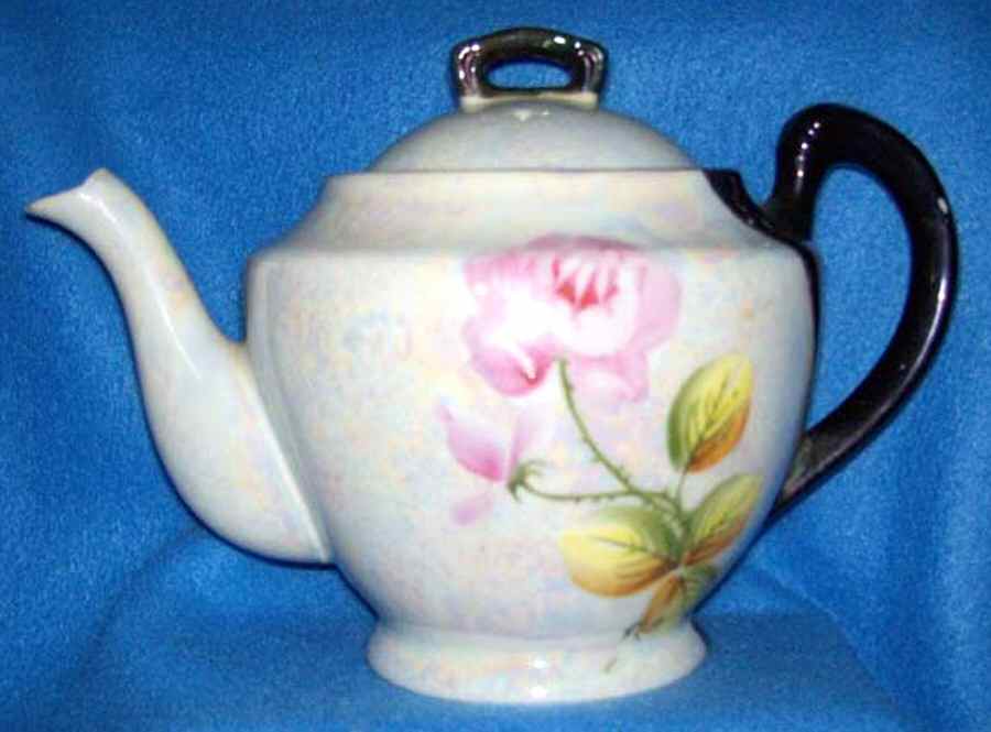 JAP834 Teapot & Lid by Japan-1