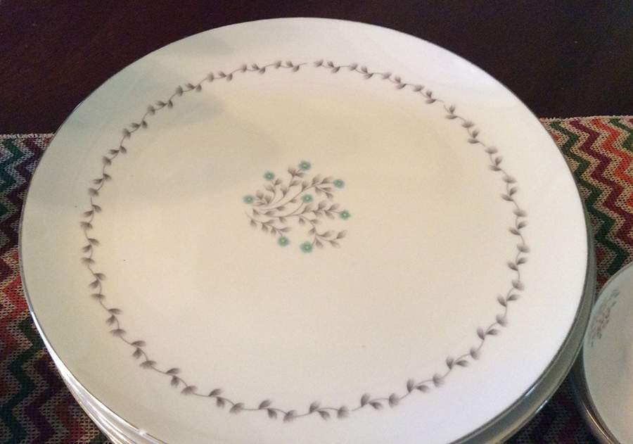 Green Star Dinner Plate by Japan-1