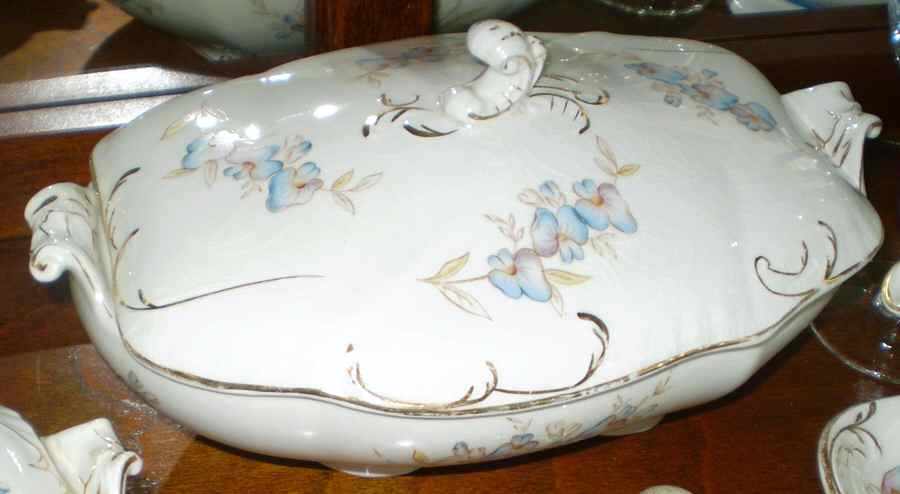 JB1052 Oval Covered Vegetable by Johnson Brothers-1