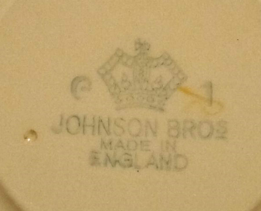 JB1055 Saucer by Johnson Brothers-1