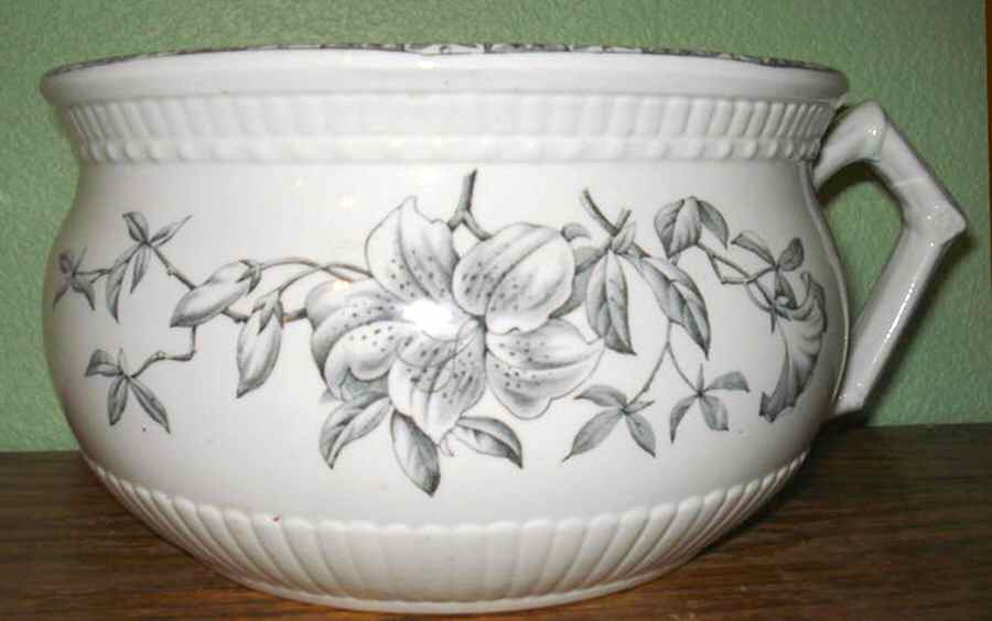 Floral Black Open Chamber Pot by Johnson Brothers-1