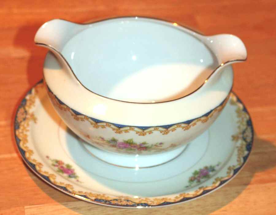 JAP892 Gravy Boat & Underplate by Japan-1