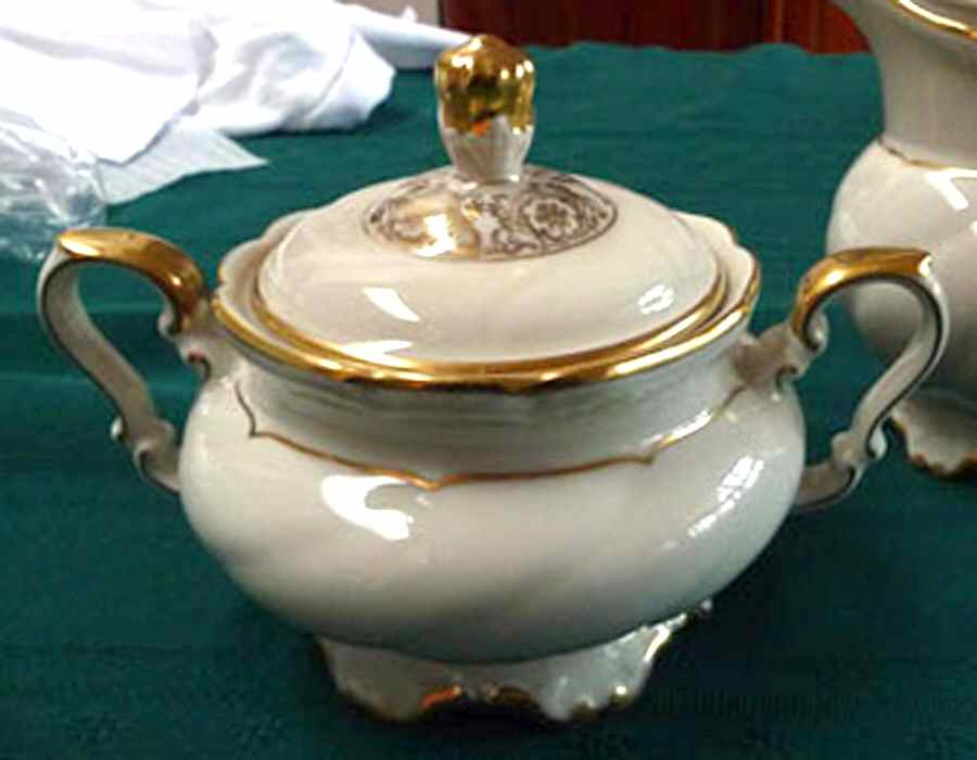 0931 Sugar Bowl & Lid by Jaeger-1