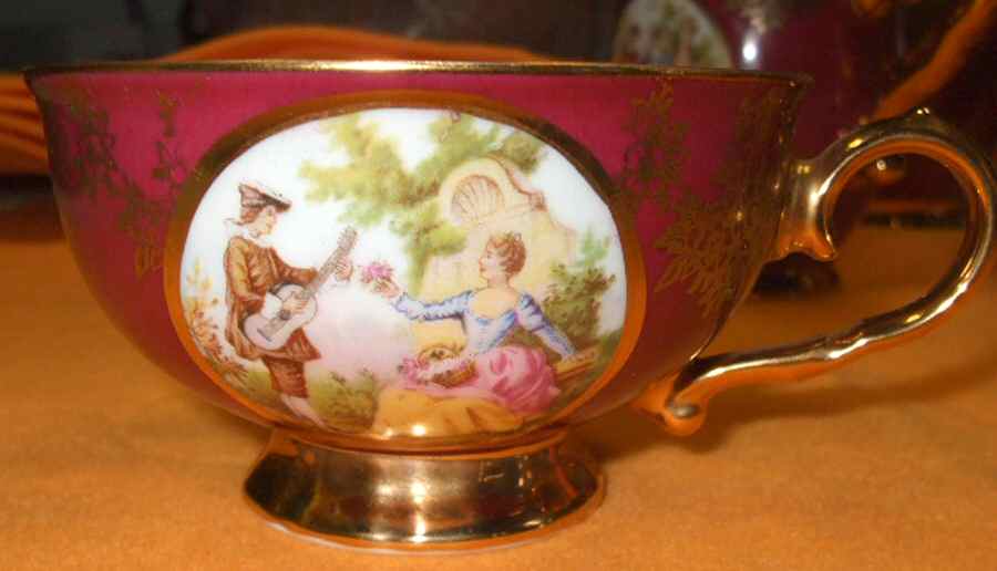 Neu Rembrandt Footed Cup by Johann Haviland-1