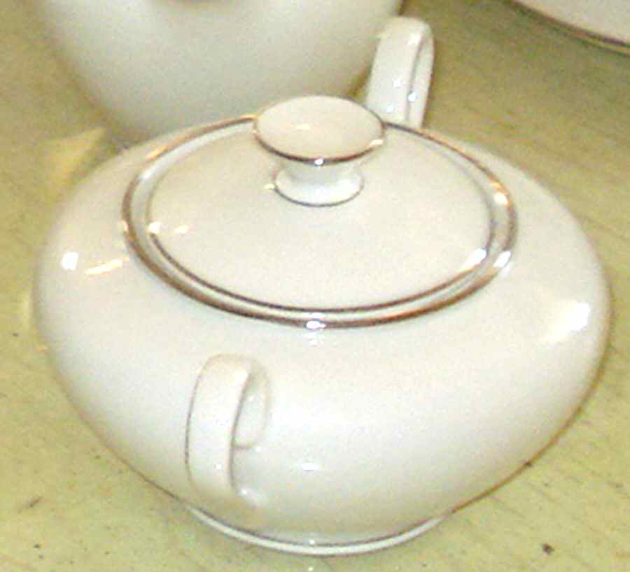 JOH397 Sugar Bowl & Lid by Johann Haviland-1