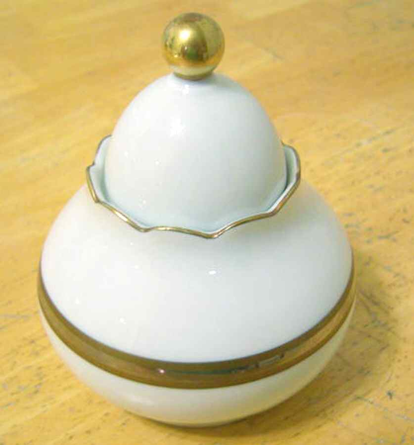 JOH398 Sugar Bowl & Lid by Johann Haviland-1