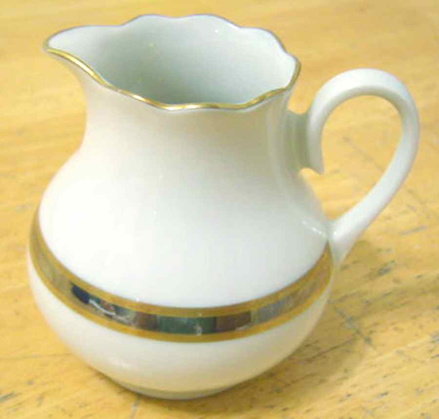 JOH398 Creamer by Johann Haviland-1