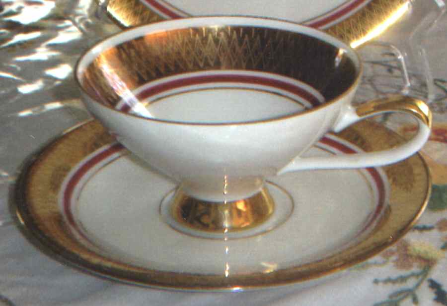 4303 Footed Cup & Saucer Set by Johann Seltmann-1