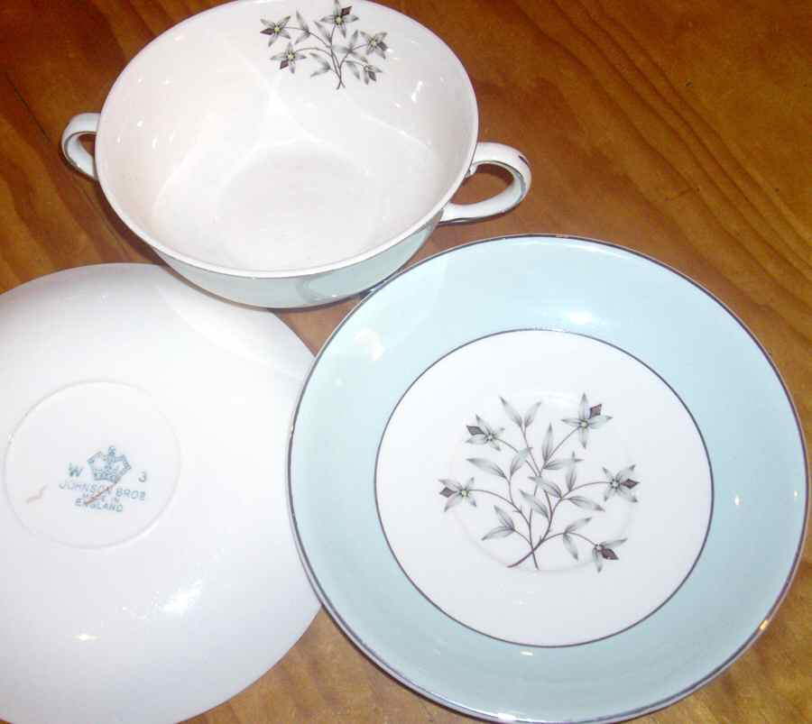 JB1091 Flat Cream Soup Bowl & Saucer Set by Johnson Brothers-1