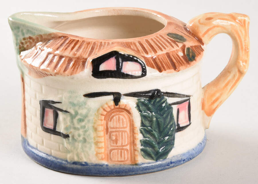 JAP722 (Round Cottage Shaped) Creamer by Japan-1