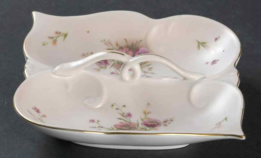 Hibiscus Bon Bon with Center Handle by Japan-1