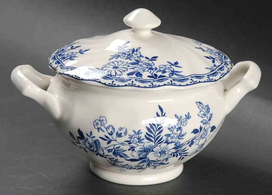 Devon Cottage Sugar Bowl & Lid by Johnson Brothers-1