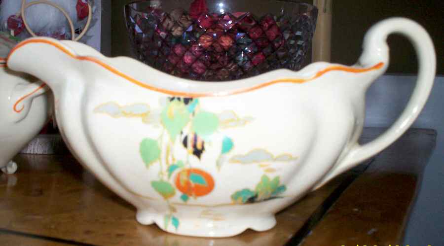 Bella Vista Gravy Boat by Johnson Brothers-1
