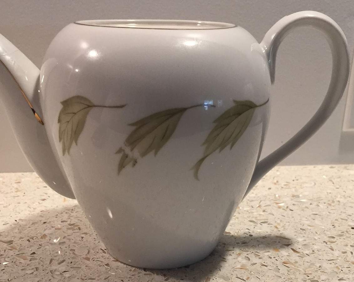 Elysees Teapot No Lid by Japan-1