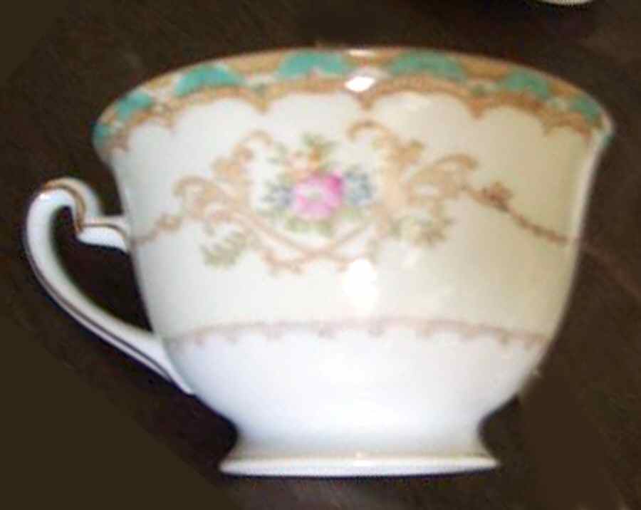 JAP968 Footed Cup by Japan-1