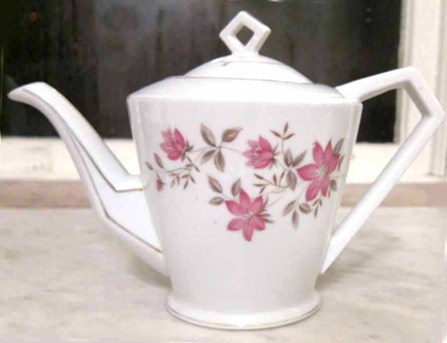 JAP972 Teapot & Lid by Japan-1