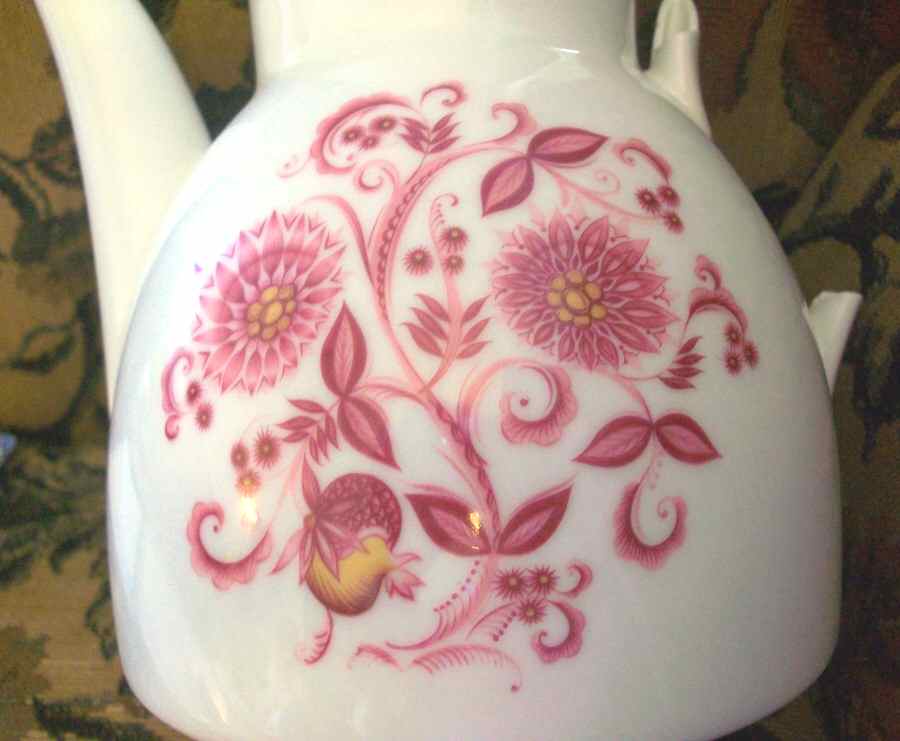 JOE68 Teapot & Lid by Johann Seltmann-1