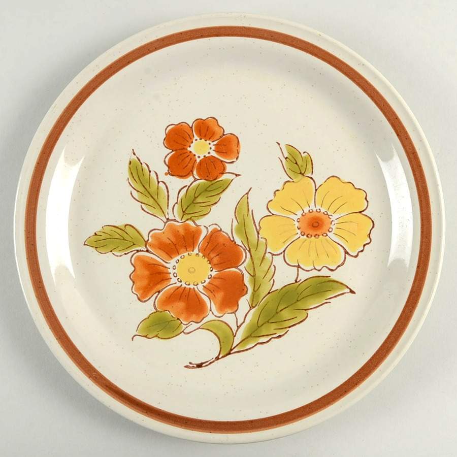 Riverchase Dinner Plate by Japan-1
